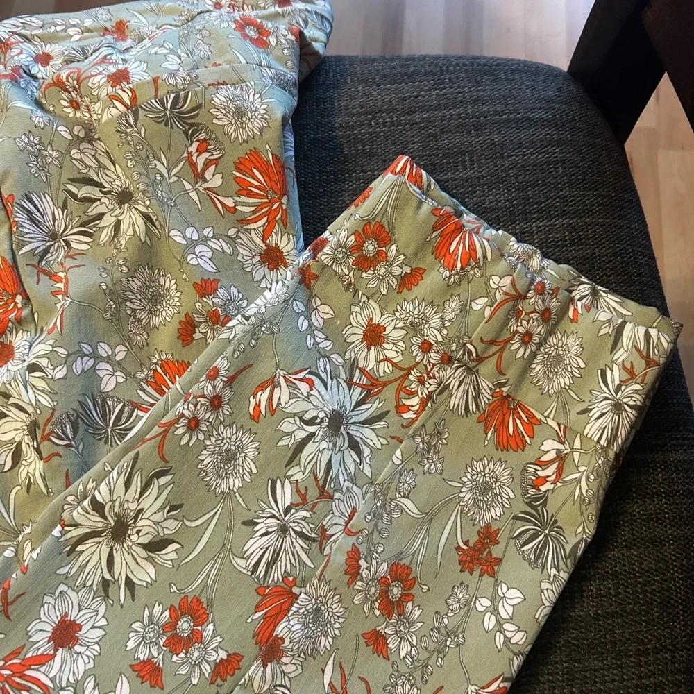 Floral Green and Orange Pants - Picture 4 of 4
